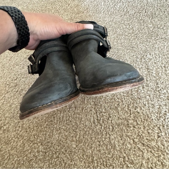 Free People Distressed Black Leather Shoes - Picture 7 of 12